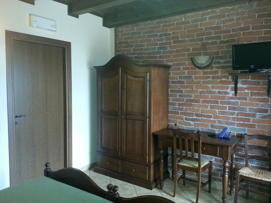 Agriturismo Cascina Del Peso Leinì Cameră foto